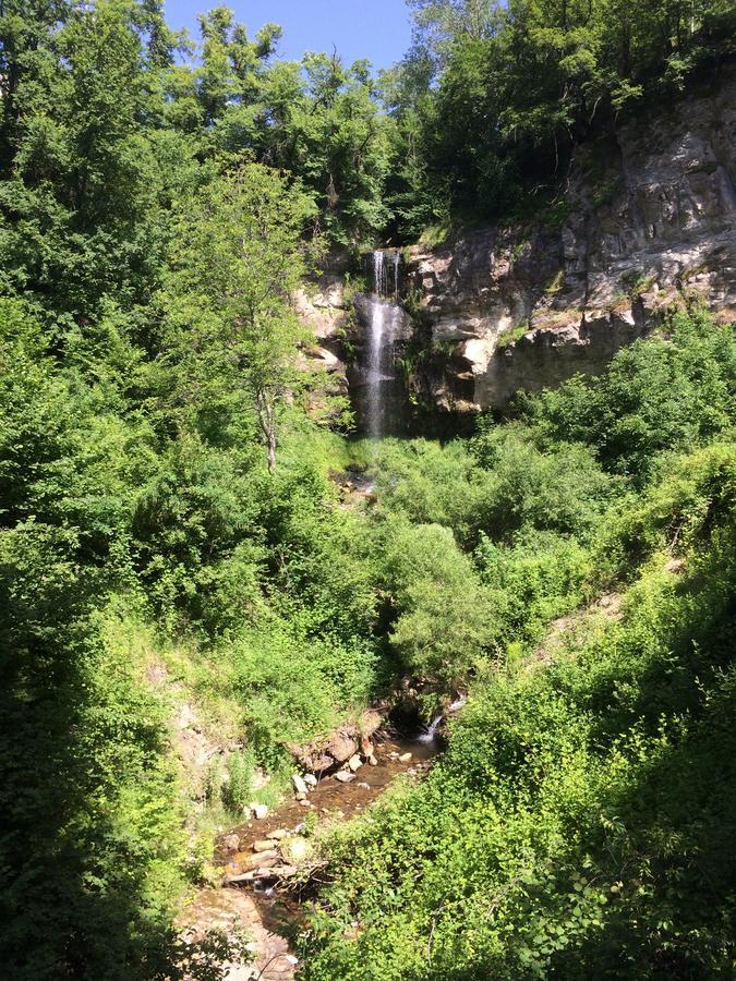 Guest Rooms Waterfall Smolyan Bagian luar foto
