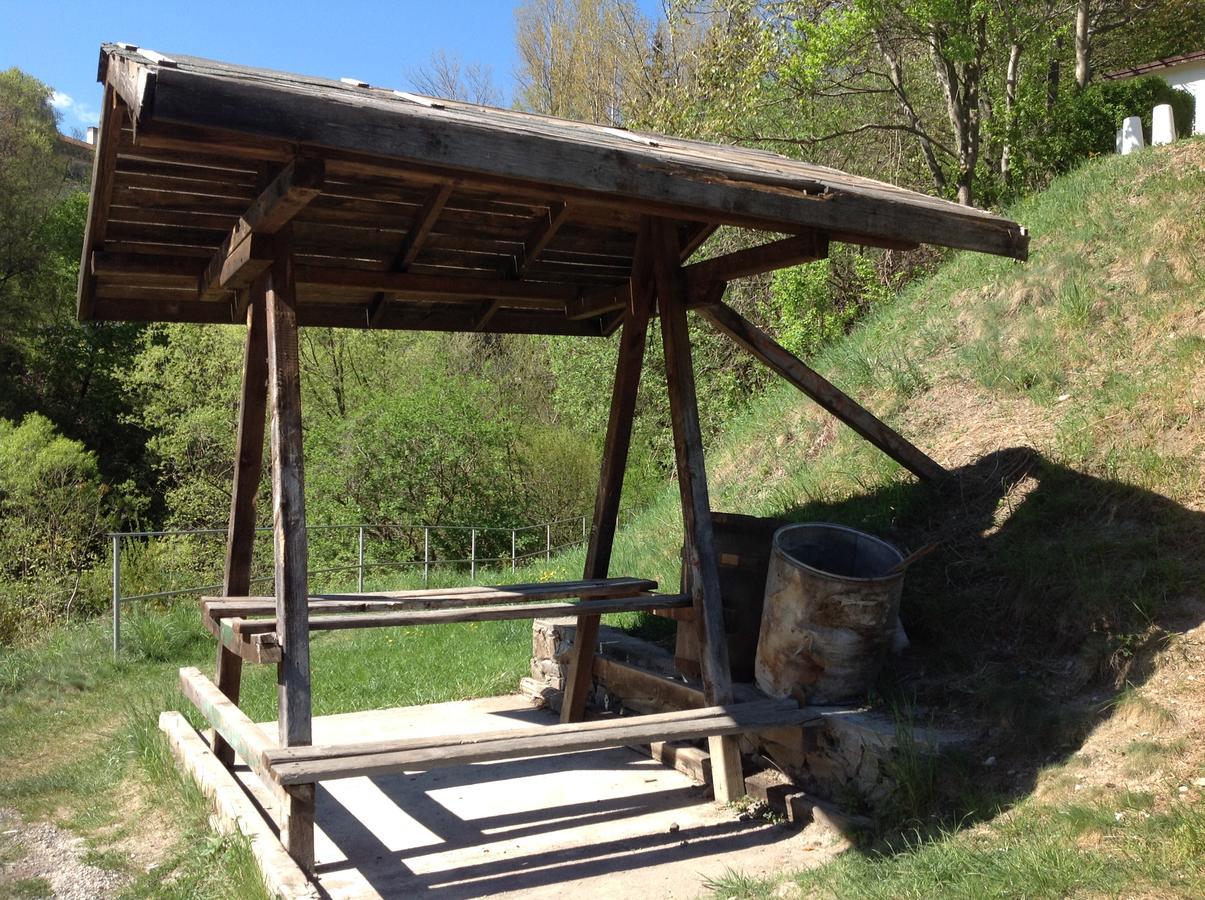 Guest Rooms Waterfall Smolyan Bagian luar foto