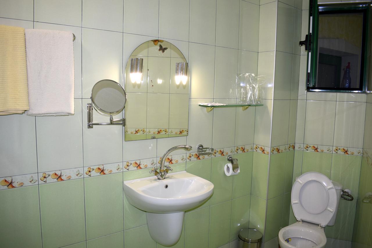 Guest Rooms Waterfall Smolyan Bagian luar foto