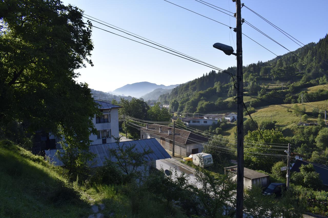 Guest Rooms Waterfall Smolyan Bagian luar foto