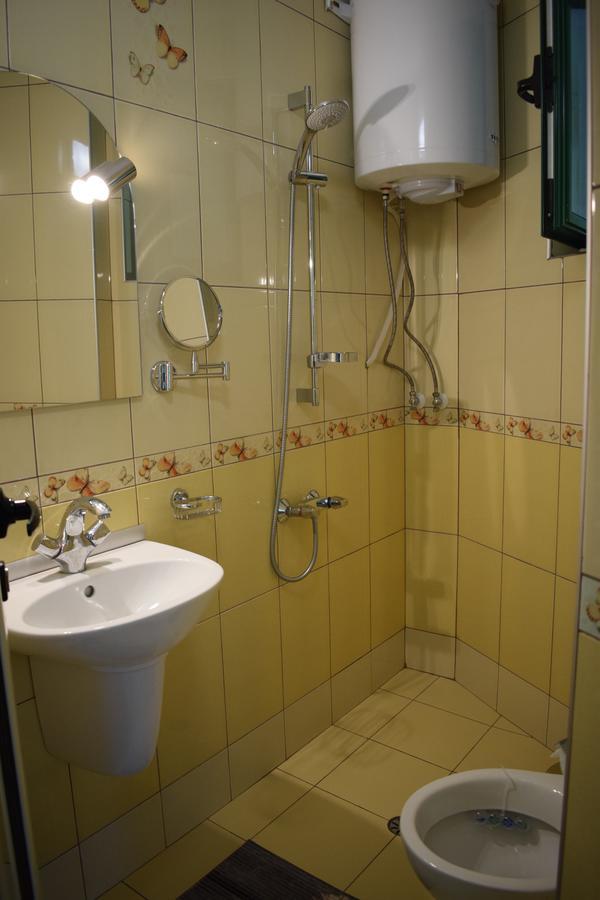 Guest Rooms Waterfall Smolyan Bagian luar foto