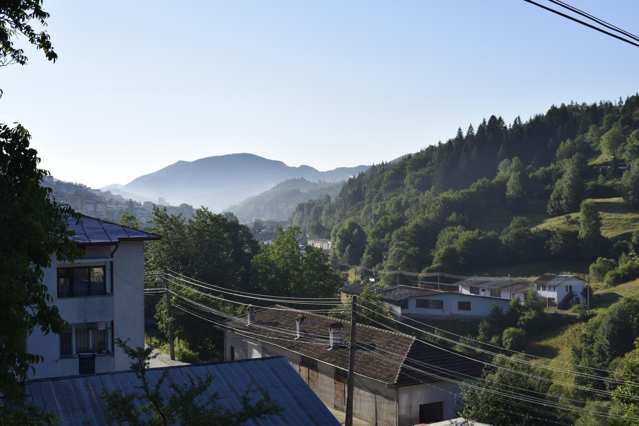 Guest Rooms Waterfall Smolyan Bagian luar foto