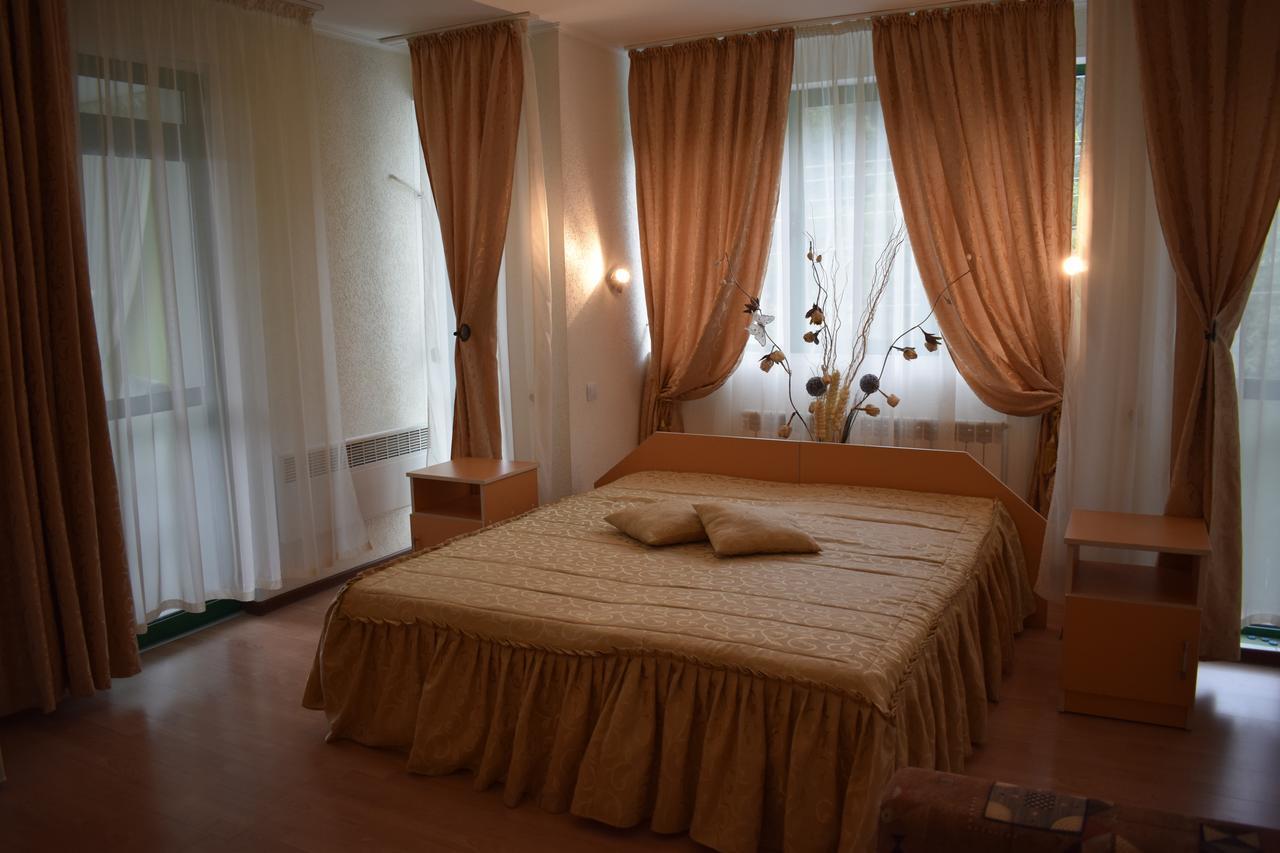 Guest Rooms Waterfall Smolyan Bagian luar foto