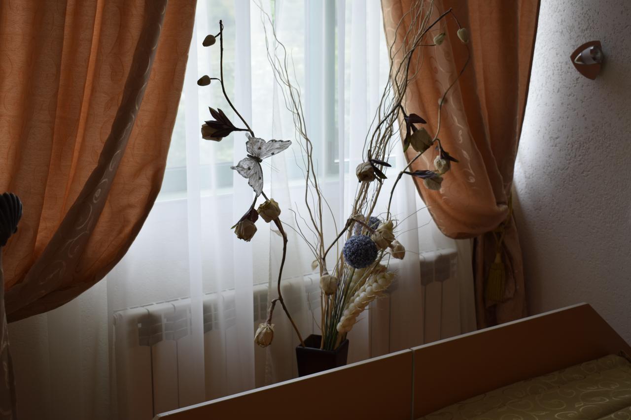 Guest Rooms Waterfall Smolyan Bagian luar foto